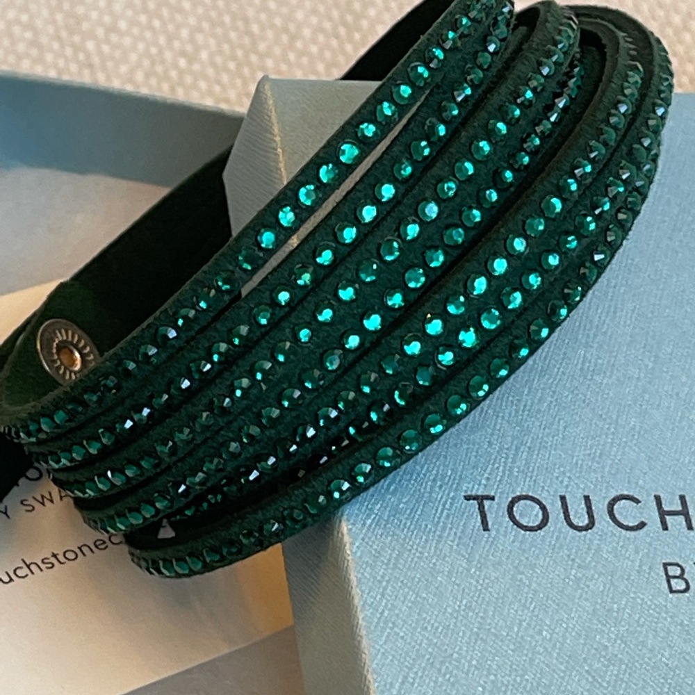 💚💚SWAROVSKI CRYSTALS Bracelet BY TOUCHSTONE by SWAROVSKI 💚💚
